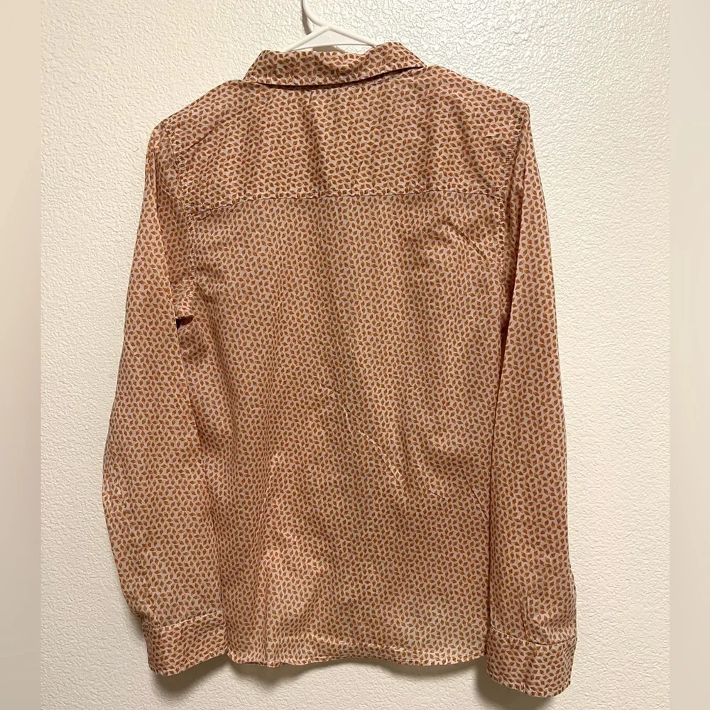 Halogen (Nordstrom) Women’s Button Down Blouse, Medium - Picture 6 of 7